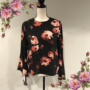 Flounce sleeve floral blouse 